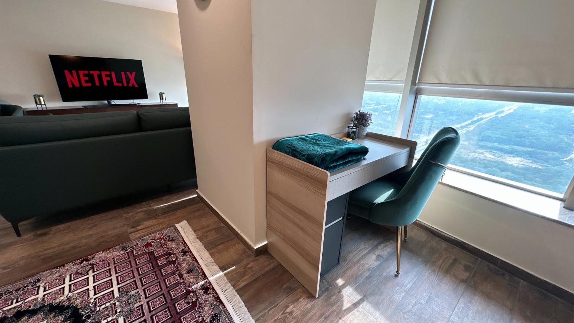 Centaurus Apartment City View Three Beds Islamabad Exterior photo